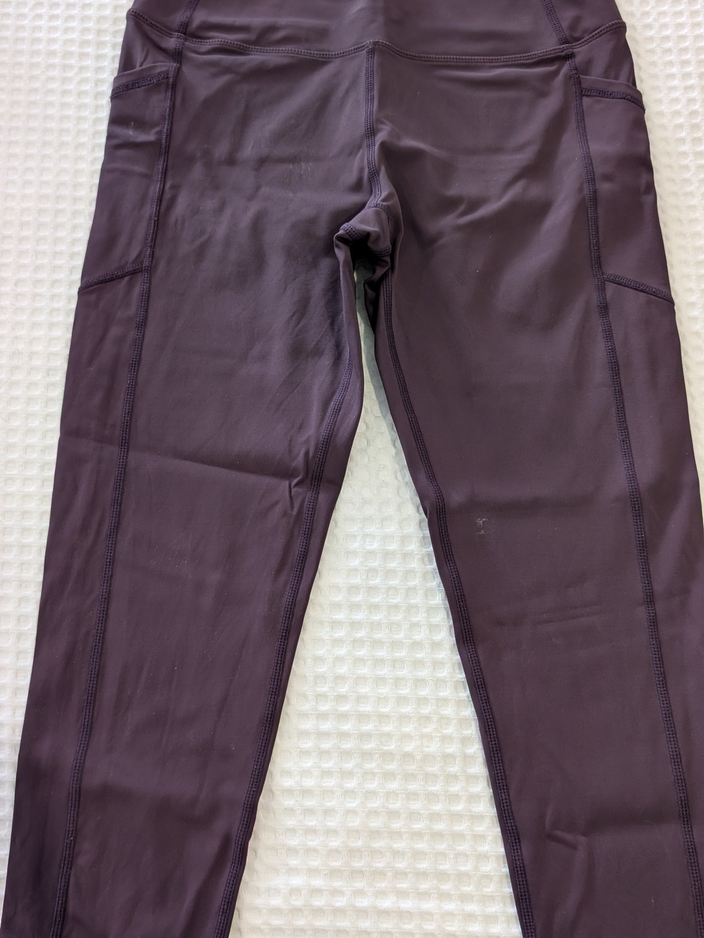 Women's High-Rise Capris in Deep Plum